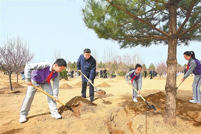 习近平：为山川大地增添锦绣 让中国式现代化底色更加亮丽